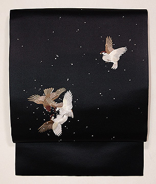 黒地群れ雀の名古屋帯