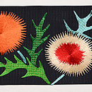 黒地アザミの刺繍夏名古屋帯　前柄