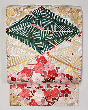 松に梅菱文様の名古屋帯