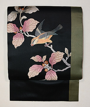 ドングリにヒヨドリの刺繍名古屋帯