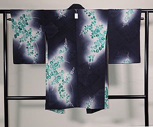 墨暈しに夏萩の単衣羽織