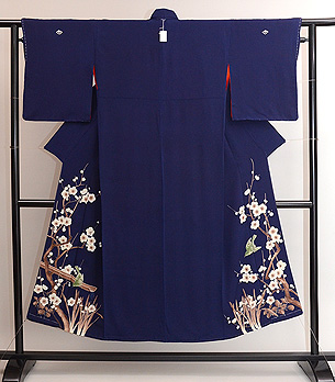 梅に鶯谷紺地色留袖