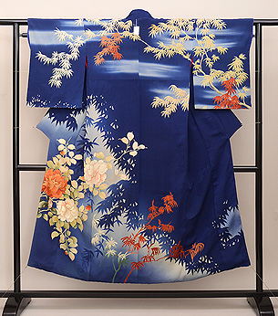 春サザンカに手向山の訪問着