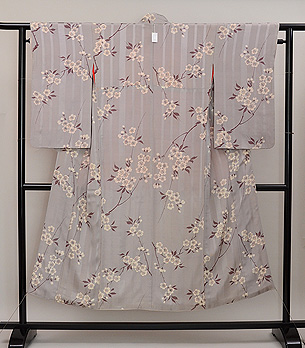 灰白色山桜文様小紋