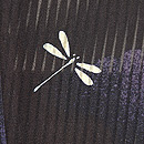 夏空に群れトンボ縦絽の羽織　背紋