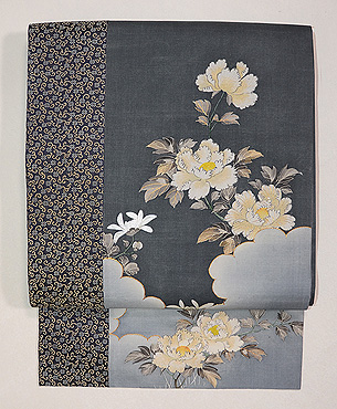 牡丹の剥ぎ開き名古屋帯