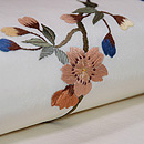 枝垂れ桜の刺繍名古屋帯　質感・風合