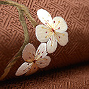 梅柄の刺繍名古屋帯　質感・風合