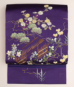 茅葺き門に四季の花文様刺繍名古屋帯