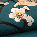 梅に椿の刺繍名古屋帯　質感・風合