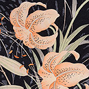 黒地秋の花文様刺繍名古屋帯　質感・風合