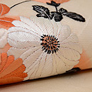 秋花籠盛り文様紋紗の刺繍名古屋帯　質感・風合