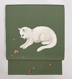 梅に白猫の名古屋帯