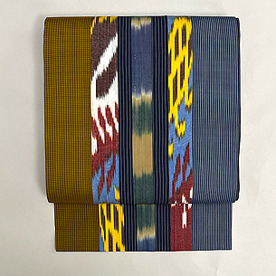 ２種のアドラスに縞格子の継ぎ名古屋帯