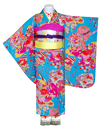 鈴に扇面花くす玉文綸子祝い着