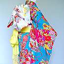 鈴に扇面花くす玉文綸子祝い着