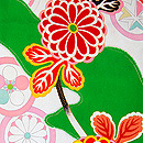 ポンポン菊吉祥文縮緬祝い着